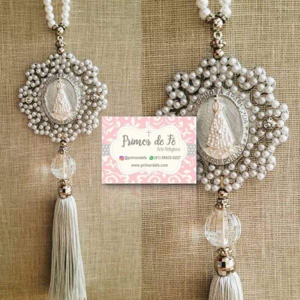 Pingente de Carro: Nossa Senhora Aparecida – Arabesco Prata